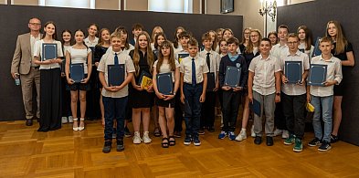 Nagrody Burmistrza dla najlepszych uczniów szkół podstawowych