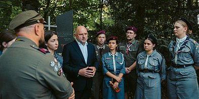 Pielgrzymka do Dachau księdzu Frelichowskiemu w hołdzie-95752