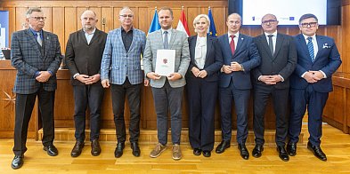 Nowe umowy FEdKP: ambulatoria, OSP, termomodernizacja-96185