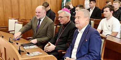 Lata święte w Kościele – konferencja naukowa w Urzędzie-96606