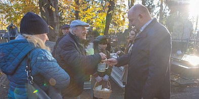 Kwesta na toruńskim cmentarzu św. Jerzego: fotoreportaż-96992