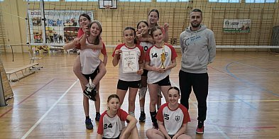 SP 2 Chełmno mistrzem powiatu w siatkówce. SP 1 Chełmno w finale [WYNIKI]
