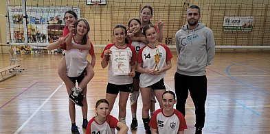 „Igrzyska Dzieci”. Cały powiat grał w siatkówkę w Stolnie!