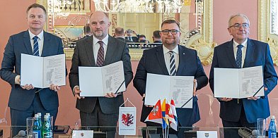 Marszałkowie czterech województw apelują do premiera