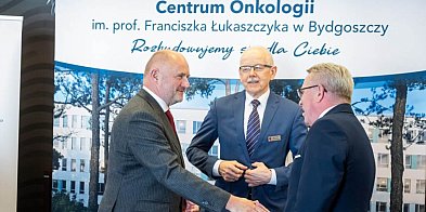 Rządowe 300 milionów na rozbudowę Centrum Onkologii