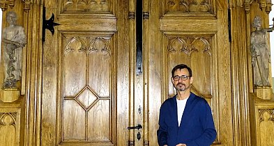 Aula naszego „ogólniaka” jest teraz jeszcze piękniejsza!-96758