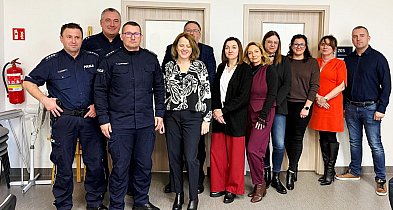 Spotkanie dotyczące problematyki osób w kryzysie bezdomności w KPP Chełmno-97679