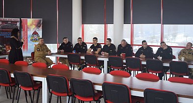 Pogadanka na temat AIDS w Komendzie Powiatowej PSP w Chełmnie-98109