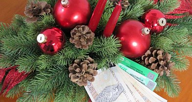 Kto dostanie emeryturę lub rentę przed świętami? ZUS przyspiesza grudniowe wypłaty-98256