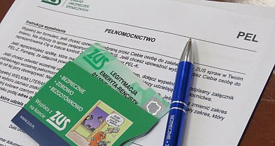 Senior może sam załatwiać spraw w ZUS-ie, może udzielić pełnomocnictwa-98779