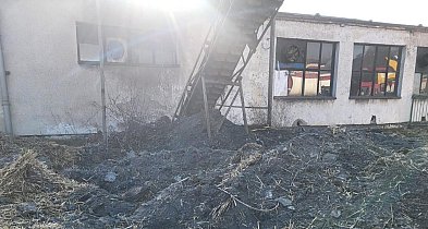 Pożar słomy i gałęzi w Zegartowicach. Przyczyną żar z pieca