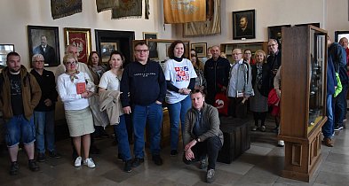 ESKAPADA. Poznaj swój region z przewodnikiem za nami