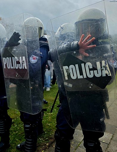 Wspólne szkolenie policjantów z Chełmna i Wąbrzeźna z udziałem uczniów...-96983