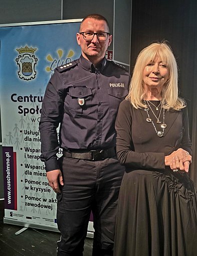Policjanci z Chełmna na spotkaniu z sędzią Anną Marią Wesołowską-97529