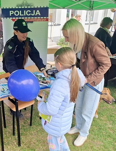 Policjanci promowali bezpieczeństwo podczas pikniku charytatywnego