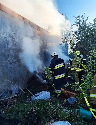 Pożar budynku mieszkalnego w Unisławiu. Akcja strażaków przy ul. Lipowej