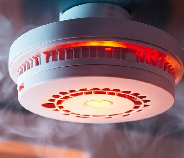 Rewolucja w przepisach pożarowych. Nowe obowiązki dla właścicieli domów i firm-96821