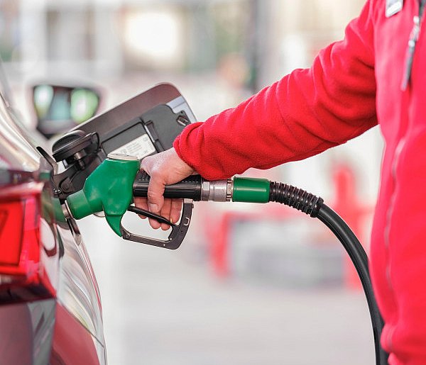 UOKiK skontrolował paliwa. Sprawdź, które stacje wypadły najgorzej-97049