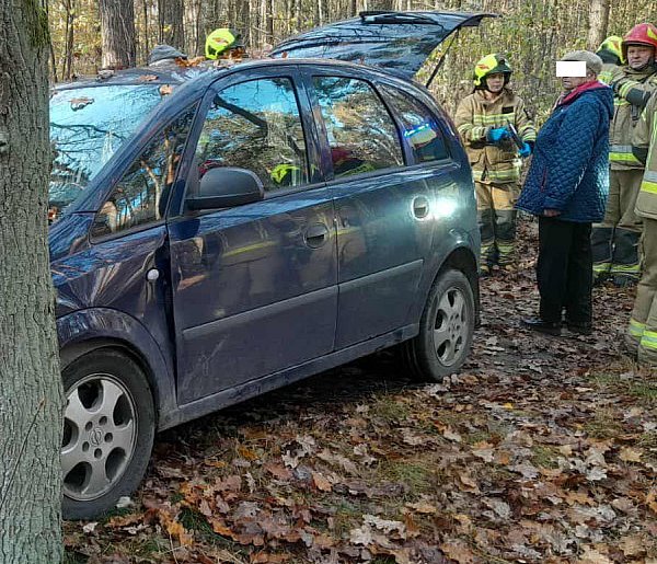 Dwie osoby trafiły do szpitala po wypadku w Raciniewie-97103