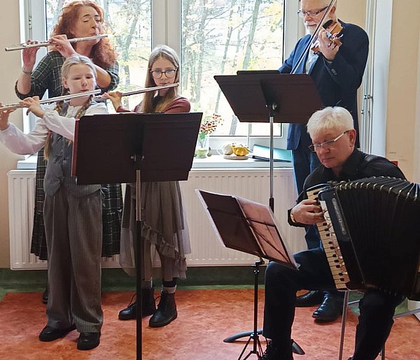 Patriotyczny koncert dla pacjentów ZOZ w Chełmnie-97328