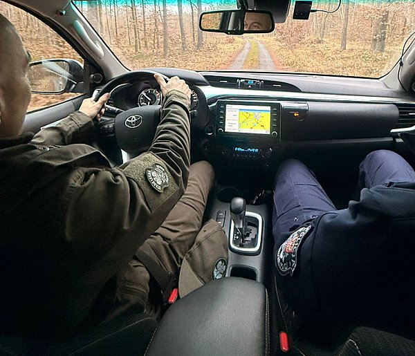 Wspólne patrole policjantów i strażników leśnych-98800