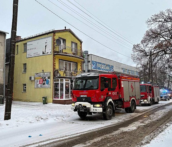 Tragiczny poranek przy ul. Młyńskiej w Chełmnie. Zginął mężczyzna!-99205