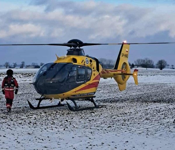 Śmigłowiec leciał na ratunek do Papowa Biskupiego. Niestety - było za późno...-99214