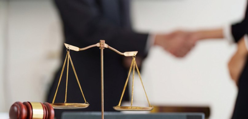 Stała obsługa prawna przedsiębiorstw – kiedy się na nią zdecydować?