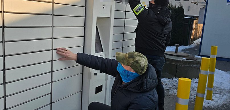 Nielegalne przesyłki z narkotykami trafiały do paczkomatów