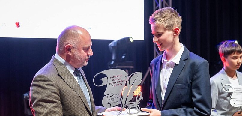 Ambitni i pracowici – marszałkowskie stypendia dla prymusów