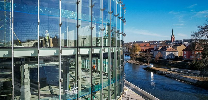 Rozbudowa Opery Nova na finiszu (fotoreportaż)