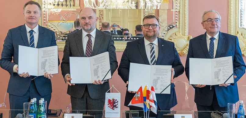 Marszałkowie czterech województw apelują do premiera w sprawie S15