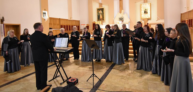 Wieczór pasyjnej zadumy w parafii Świętego Józefa