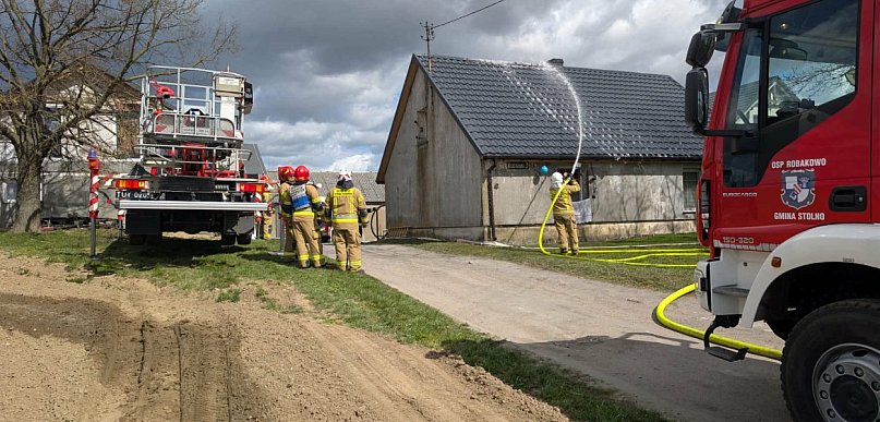 Piekło pod dachem – dramatyczna walka z pożarem w Malankowie