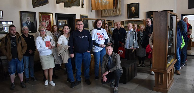 ESKAPADA. Poznaj swój region z przewodnikiem za nami