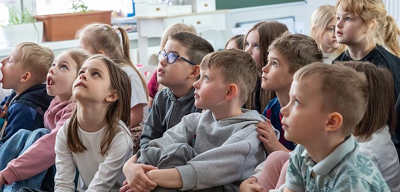 Maluchy z Rypina odkrywały tajemnice ciemnego nieba (zdjęcia)