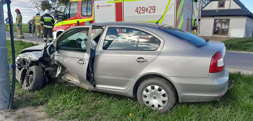 Dwie osobówki zderzyły się w Jeleńcu