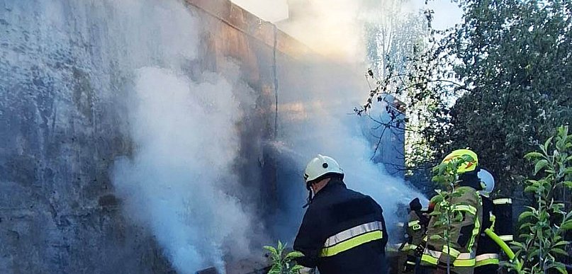 Pożar budynku mieszkalnego w Unisławiu. Akcja strażaków przy ul. Lipowej