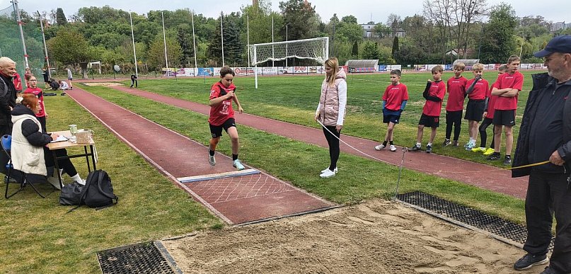 Powiatowe zawody w czwórboju lekkoatletycznym - Igrzyska Dzieci