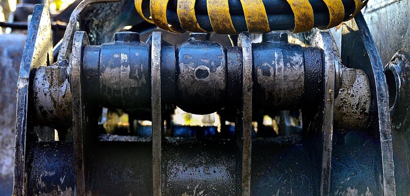 Olej hydrauliczny HLP — jak dobrać klasę lepkości i kiedy wymieniać