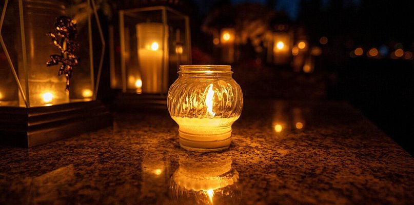 Kościół 2 listopada obchodzi Dzień Zaduszny - 96947