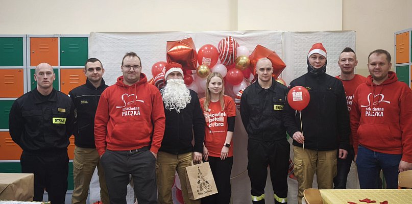 Strażacy z Chełmna jak co roku pomogli w Szlachetnej Paczce - 98490