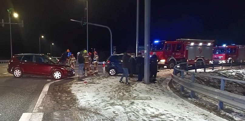 Zderzenie dwóch samochodów na skrzyżowaniu z DK 91 w Chełmnie
