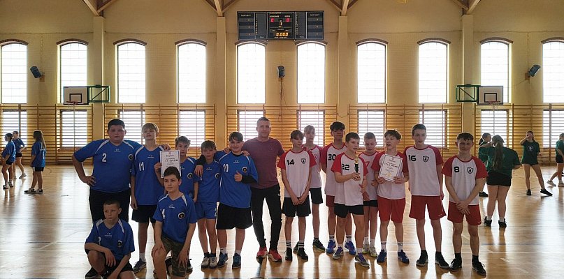 „Igrzyska dzieci” - powiatowe zawody w piłce ręcznej dziewcząt i chłopców