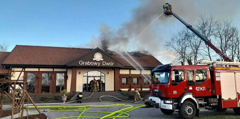 Płonie "Grabowy Dwór" w okolicach Chełmna