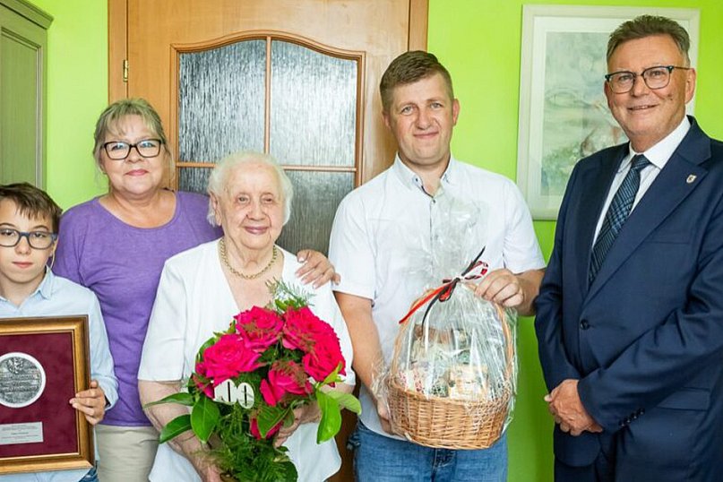 Sto lat minęło… trzy razy!