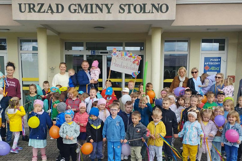Przedszkolaki odwiedziły Urząd Gminy w Stolnie