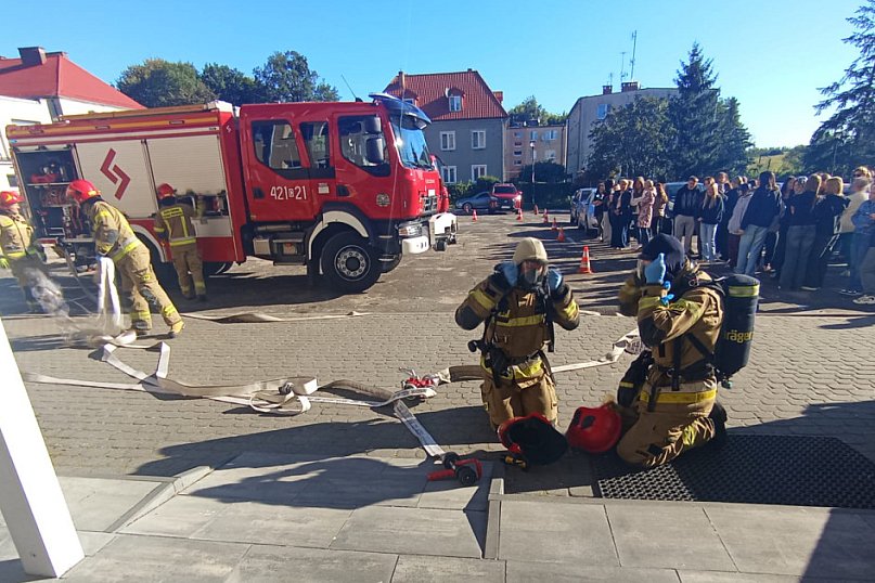 Ćwiczenia ewakuacyjne w placówkach oświatowych