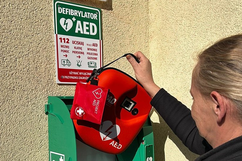 Defibrylator AED w "DWÓJCE"