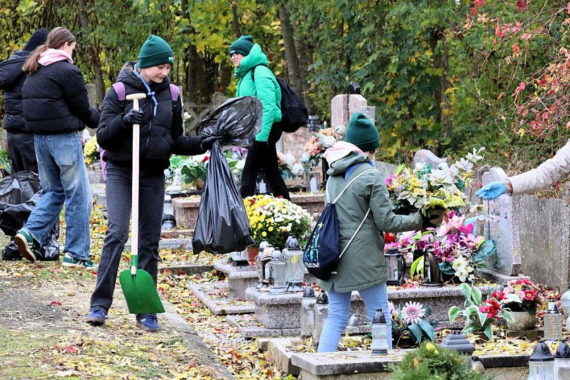 Razem w trosce o miejsca pamięci!
